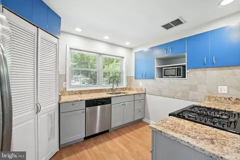 Kitchen - 5206 Easton Dr, Springfield, VA 22151 photo 1 of 3