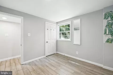 Entry Way - 5206 Easton Dr, Springfield, VA 22151 photo 5 of 5