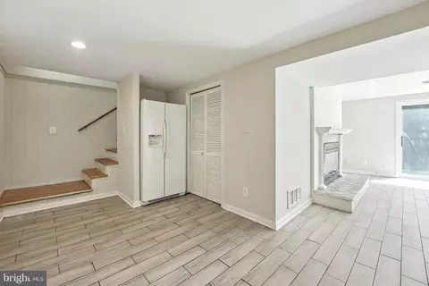 Entry Way - 5206 Easton Dr, Springfield, VA 22151 photo 4 of 5
