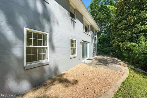 Exterior - 5206 Easton Dr, Springfield, VA 22151 photo 6 of 6