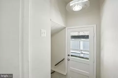 Entry Way - 5206 Easton Dr, Springfield, VA 22151 photo 2 of 5