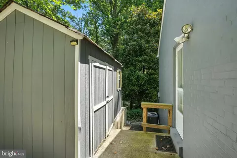 Exterior - 5206 Easton Dr, Springfield, VA 22151 photo 4 of 6
