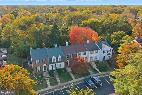 14329 Little Rocky Mountain Ct, Centreville, VA 20120