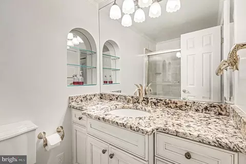 6137 Leesburg Pike #509, Falls Church, VA 22041