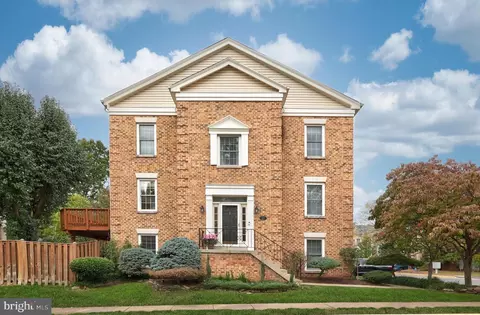5127 Woodfield Dr, Centreville, VA 20120