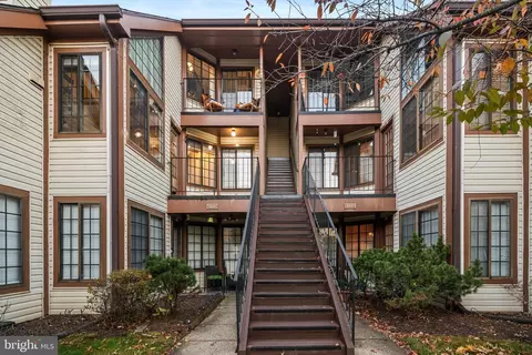 6017 B Curtier Dr #B, Alexandria, VA 22310