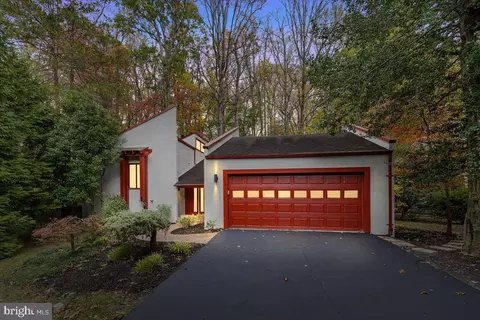 12388 Copenhagen Ct, Reston, VA 20191