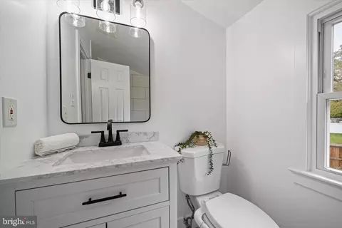 Bath - 7305 Belinger Ct, Springfield, VA 22150 photo 2 of 3
