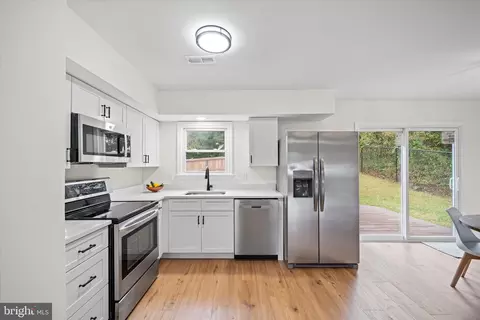 Kitchen - 7305 Belinger Ct, Springfield, VA 22150 photo 3 of 3