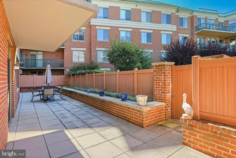 Exterior - 1450 Emerson Ave #210, Mclean, VA 22101 photo 4 of 4