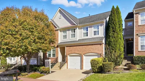 8909 Robert Lundy Pl, Lorton, VA 22079