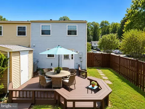 Exterior - 5811 High Bluff Ct, Burke, VA 22015 photo 2 of 4