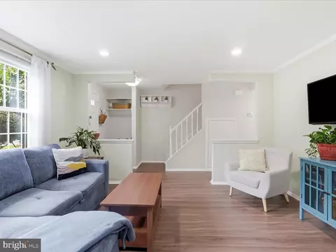 Living - 5811 High Bluff Ct, Burke, VA 22015 photo 3 of 3