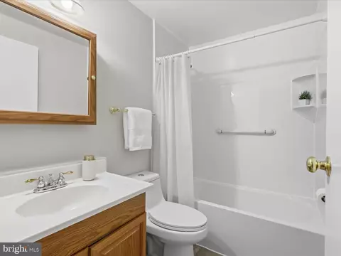 Bath - 5811 High Bluff Ct, Burke, VA 22015 photo 1 of 2