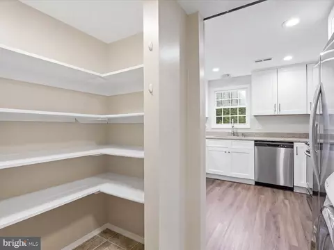 Entry Way - 5811 High Bluff Ct, Burke, VA 22015 photo 4 of 4