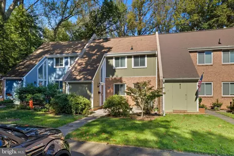 1403 Greenmont Ct, Reston, VA 20190