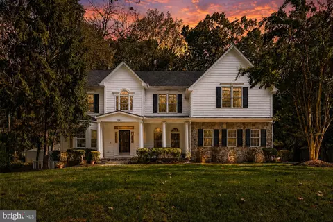 2503 Easie St, Oakton, VA 22124