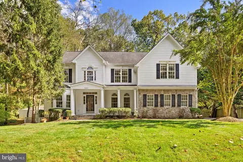 2503 Easie St, Oakton, VA 22124