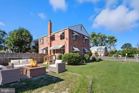 2101 Arlington Ter, Alexandria, VA 22303