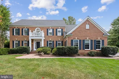 10907 Great Point Ct, Great Falls, VA 22066