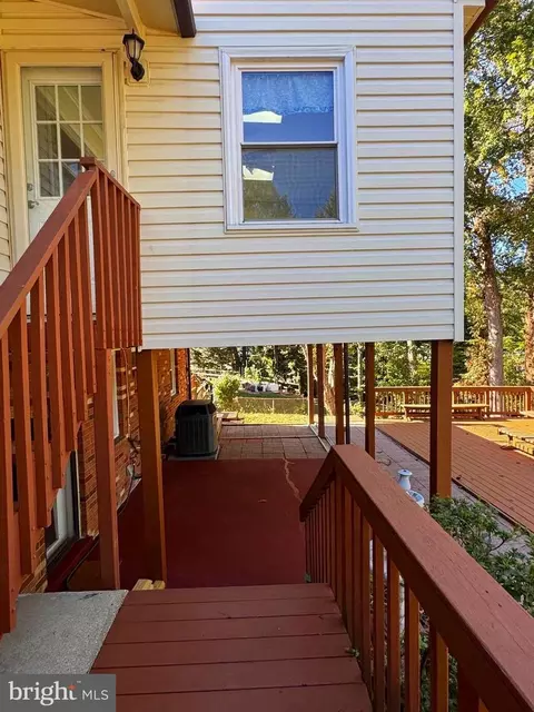 Exterior - 8518 Fairburn Dr, Springfield, VA 22152 photo 7 of 19