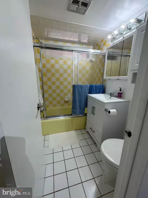 Bath - 8518 Fairburn Dr, Springfield, VA 22152 photo 2 of 2