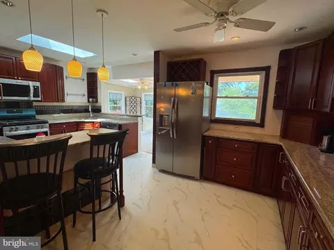 Kitchen - 8518 Fairburn Dr, Springfield, VA 22152 photo 1 of 8