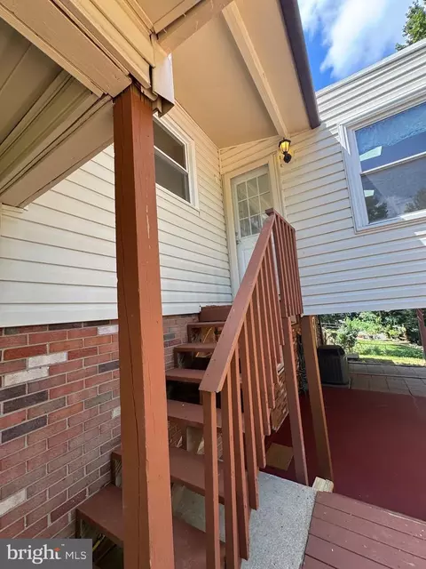 Exterior - 8518 Fairburn Dr, Springfield, VA 22152 photo 8 of 19