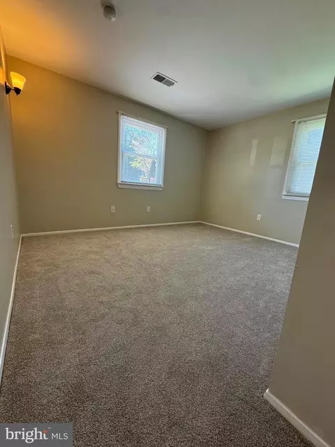 Bedroom - 8518 Fairburn Dr, Springfield, VA 22152 photo 3 of 3