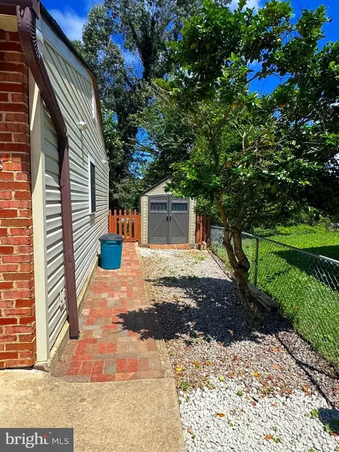 Exterior - 8518 Fairburn Dr, Springfield, VA 22152 photo 15 of 19