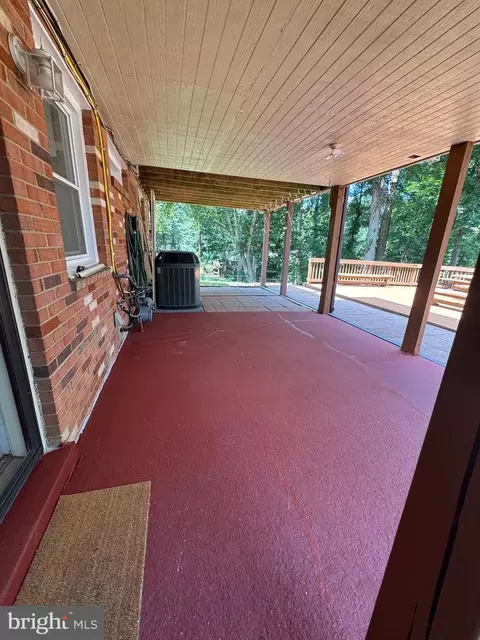 Exterior - 8518 Fairburn Dr, Springfield, VA 22152 photo 5 of 19