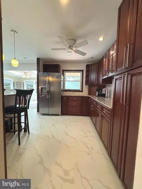 Kitchen - 8518 Fairburn Dr, Springfield, VA 22152 photo 3 of 8