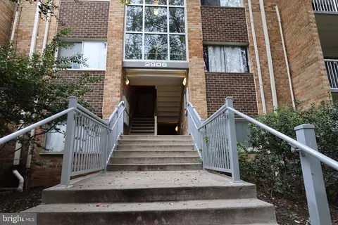 2906 Kings Chapel Rd #06/4, Falls Church, VA 22042
