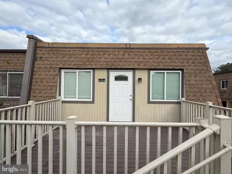3804 El Cerrito Pl #4E, Alexandria, VA 22309