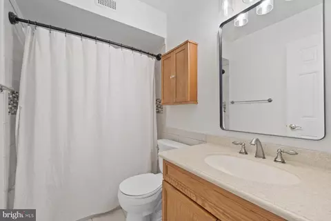 Bath - 5816 Torington Dr #860, Springfield, VA 22152 photo 1 of 1