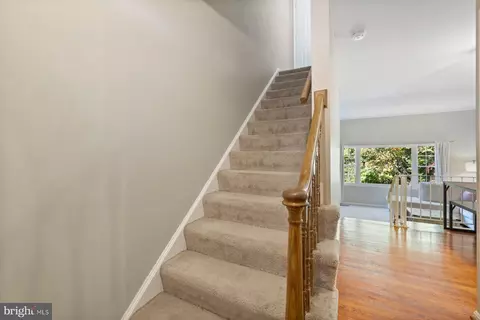 Entry Way - 5816 Torington Dr #860, Springfield, VA 22152 photo 1 of 2