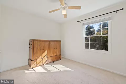 Bedroom - 5816 Torington Dr #860, Springfield, VA 22152 photo 4 of 5