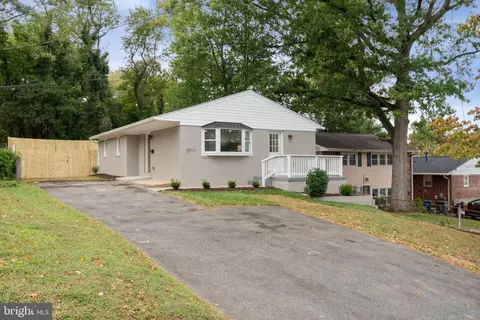 2711 Groveton St, Alexandria, VA 22306