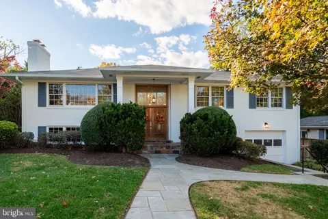 Exterior - 1438 Colleen Ln, Mclean, VA 22101 photo 8 of 21
