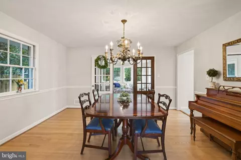 Dining - 1438 Colleen Ln, Mclean, VA 22101 photo 1 of 4