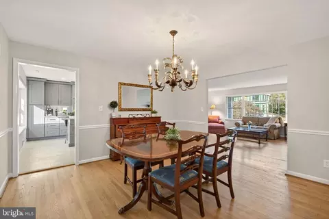 Dining - 1438 Colleen Ln, Mclean, VA 22101 photo 4 of 4