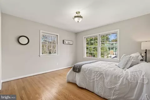Bedroom - 1438 Colleen Ln, Mclean, VA 22101 photo 2 of 4
