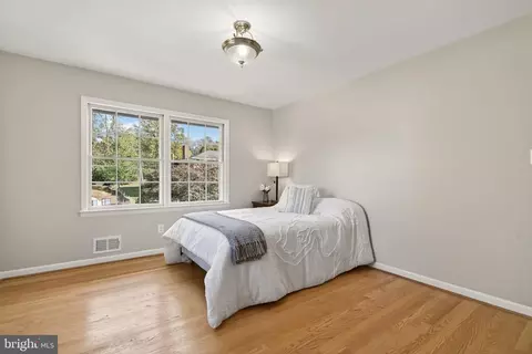 Bedroom - 1438 Colleen Ln, Mclean, VA 22101 photo 3 of 4