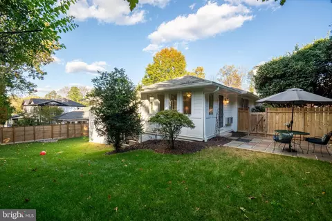 Exterior - 1438 Colleen Ln, Mclean, VA 22101 photo 12 of 21