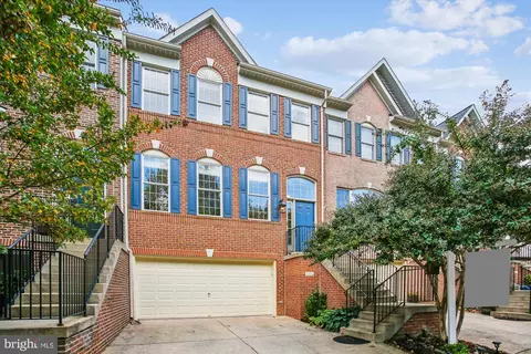 3852 Elmwood Towne Way, Alexandria, VA 22303