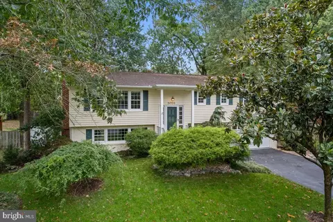 3026 Battersea Ln, Alexandria, VA 22309