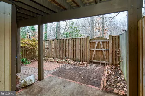 Exterior - 8566 Gwynedd Way, Springfield, VA 22153 photo 8 of 10