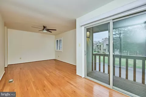 Living - 8566 Gwynedd Way, Springfield, VA 22153 photo 8 of 13