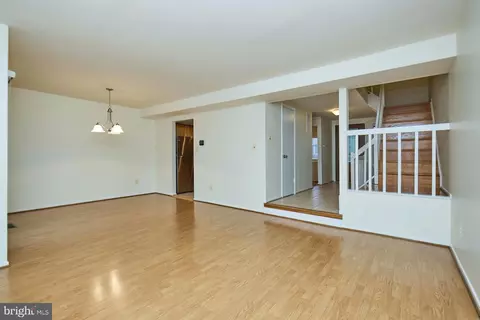 Living - 8566 Gwynedd Way, Springfield, VA 22153 photo 5 of 13