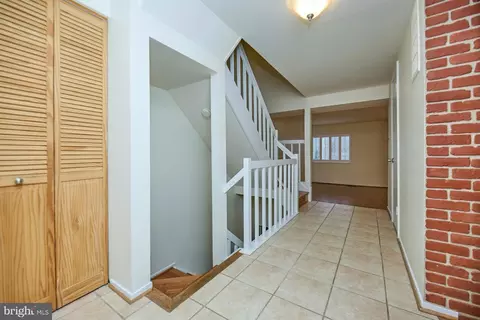 Entry Way - 8566 Gwynedd Way, Springfield, VA 22153 photo 1 of 4